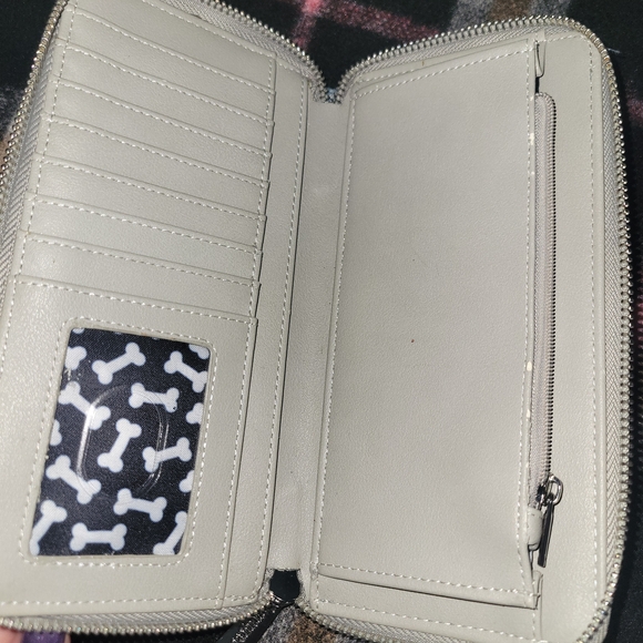 Disney Loungefly Dog Print Wallet - Picture 3 of 5